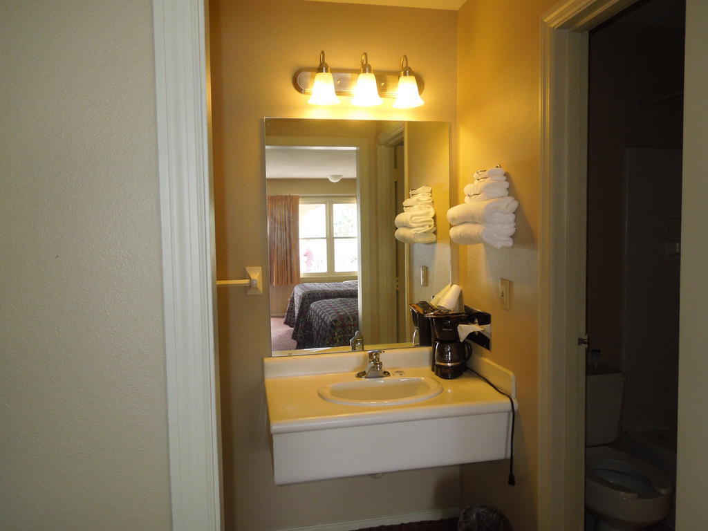 Americas Best Value Inn צ'יליקות מראה חיצוני תמונה