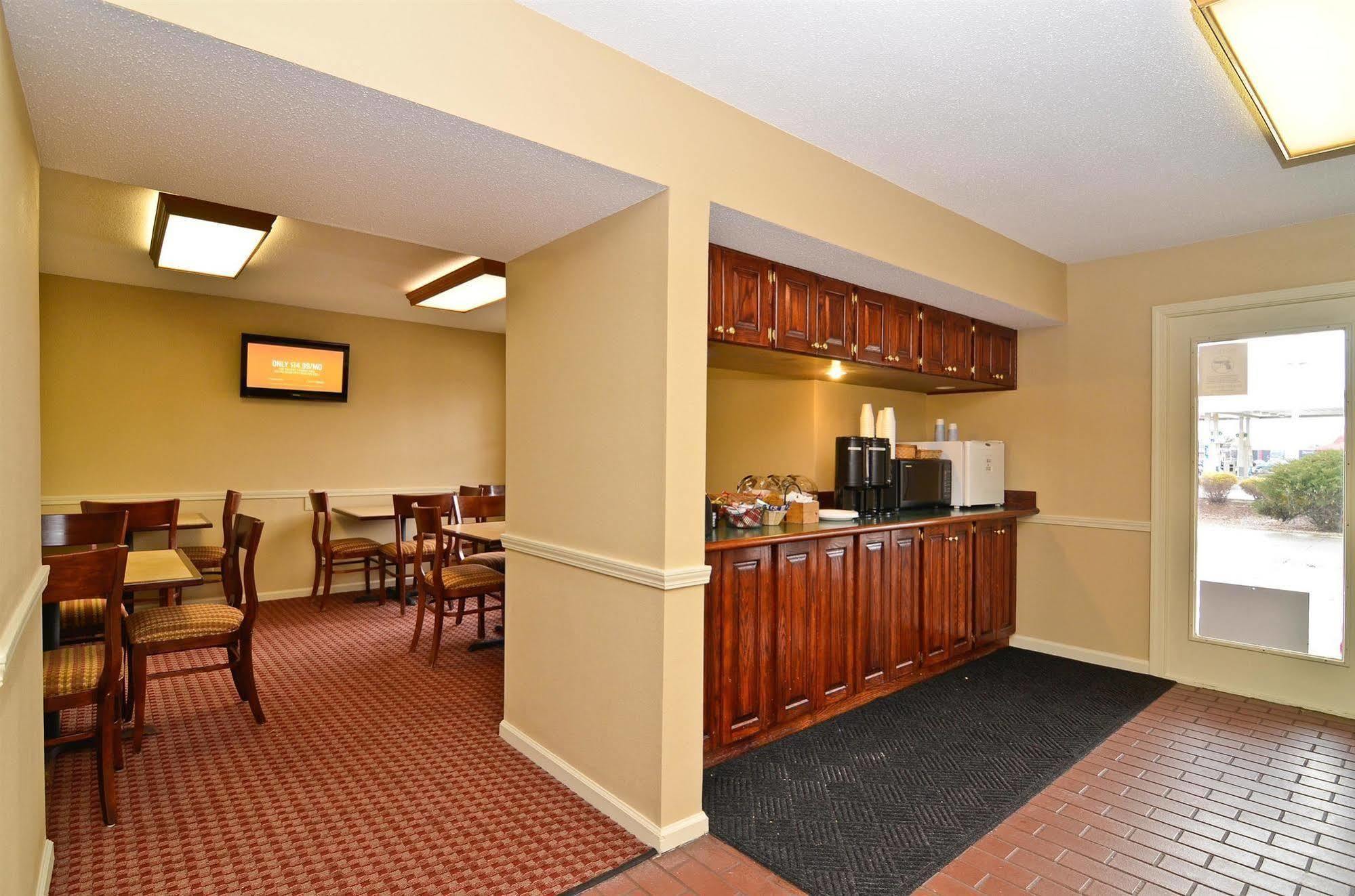 Americas Best Value Inn צ'יליקות מסעדה תמונה